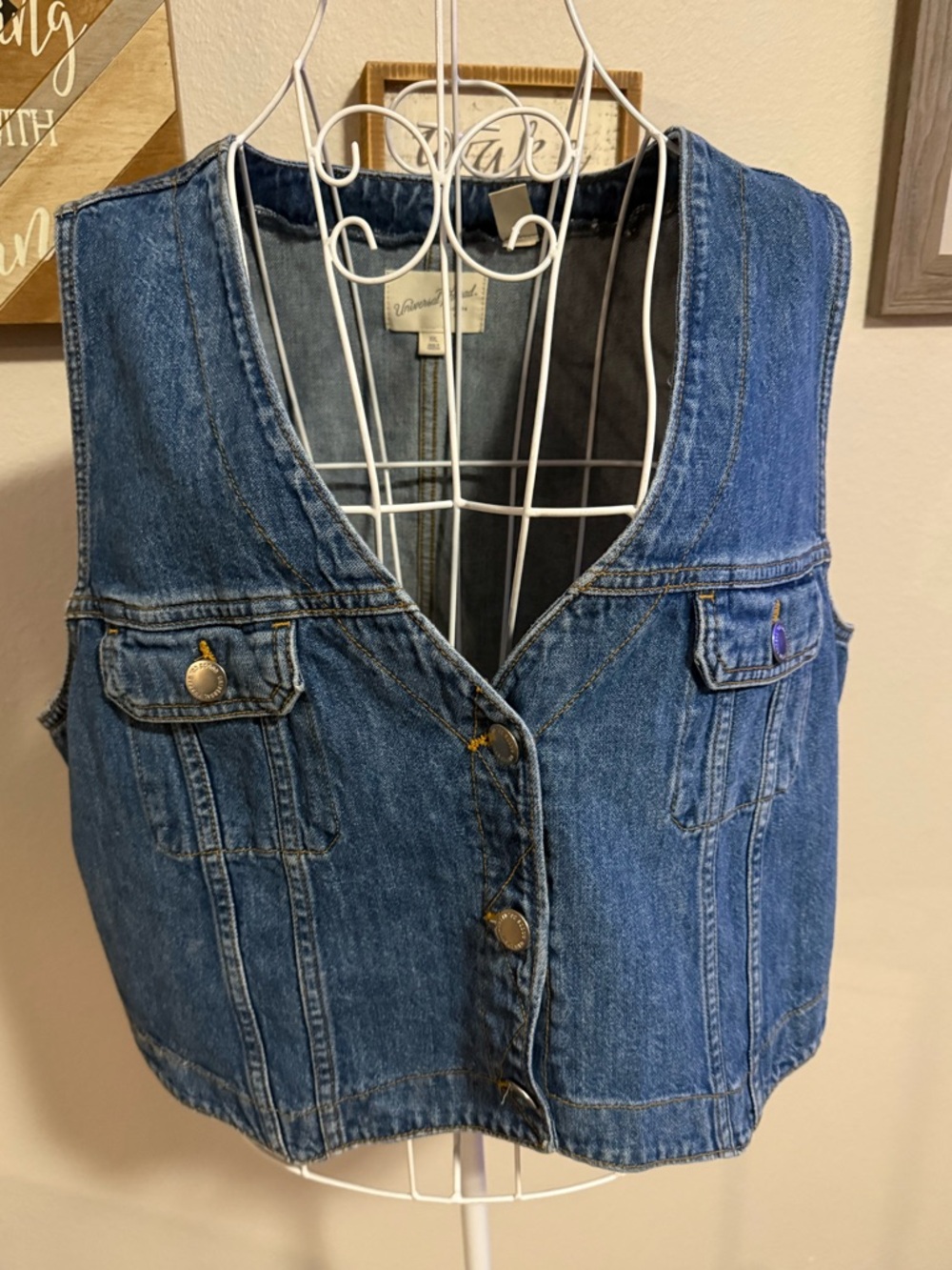 *NWOT* Universal Thread Denim Button-Up Vest in Medium Blue